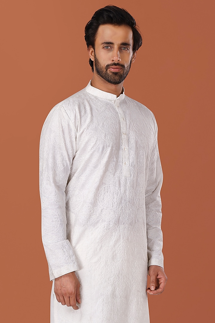White Cotton Silk Thread Embroidered Kurta Set by SURBHI PANSARI at Pernia's Pop Up Shop