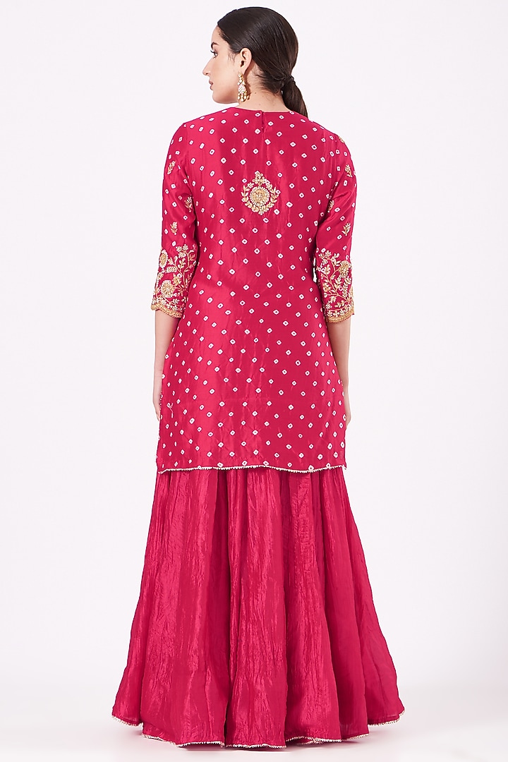 Red Hand Embroidered Kurta Set by SURBHI SHAH at Pernia's Pop Up Shop
