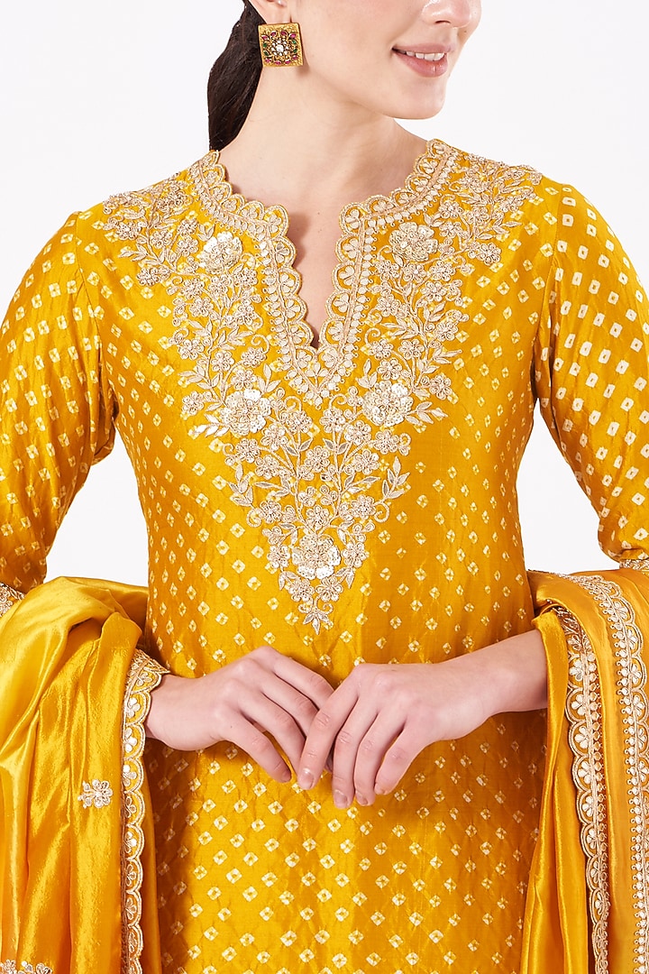 Yellow Hand Embroidered Kurta Set by SURBHI SHAH at Pernia's Pop Up Shop