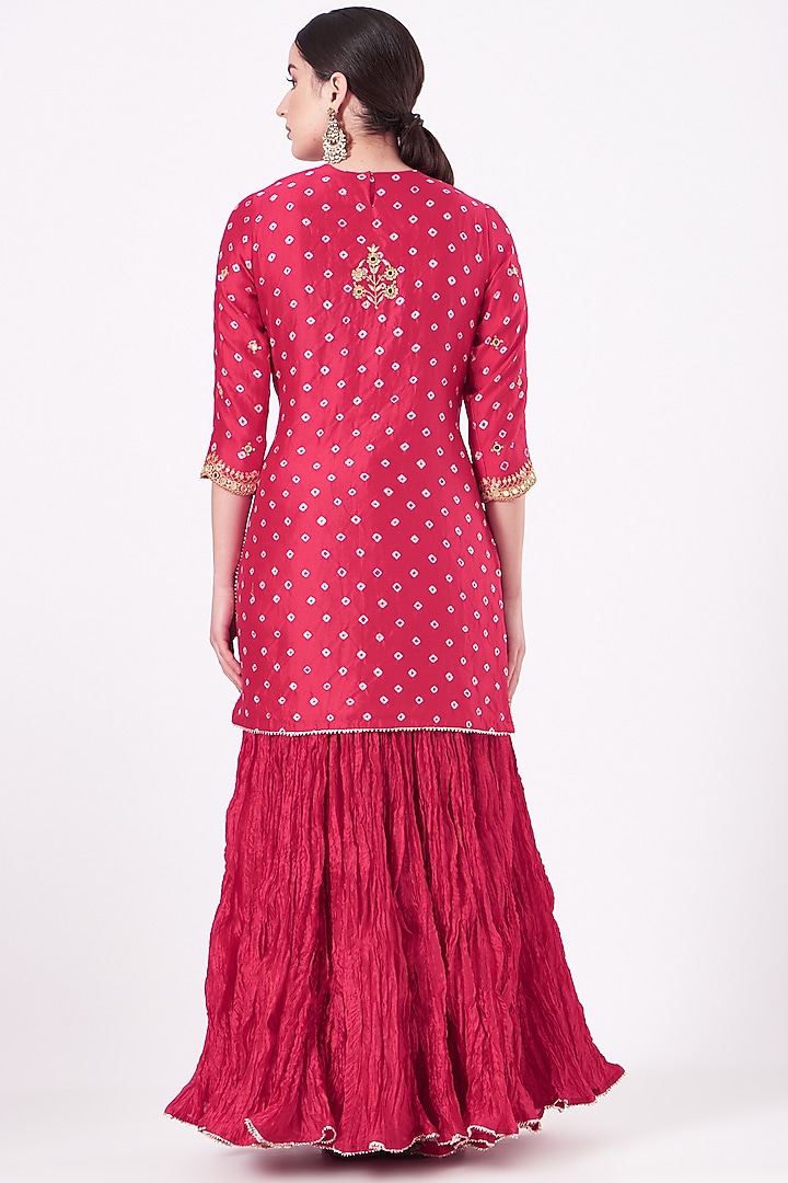 Pinkish Red Embroidered Kurta Set by SURBHI SHAH at Pernia's Pop Up Shop