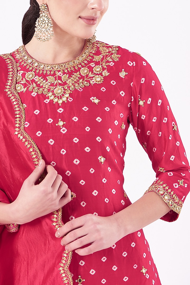 Pinkish Red Embroidered Kurta Set by SURBHI SHAH at Pernia's Pop Up Shop