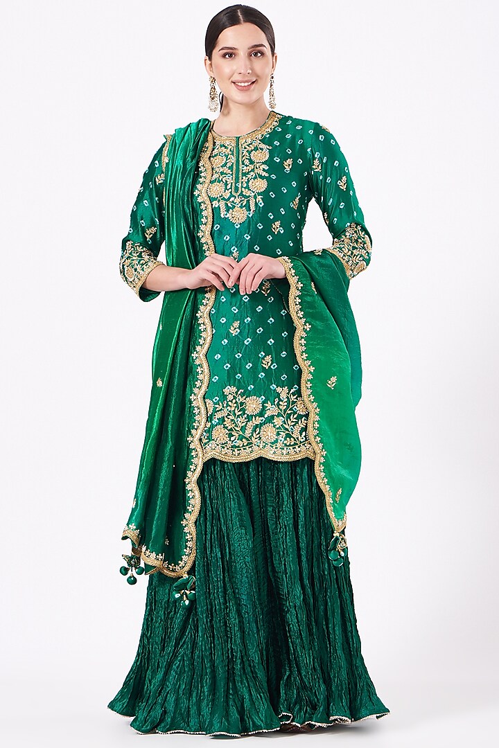 Bottle Green Hand Embroidered Kurta Set by SURBHI SHAH at Pernia's Pop Up Shop