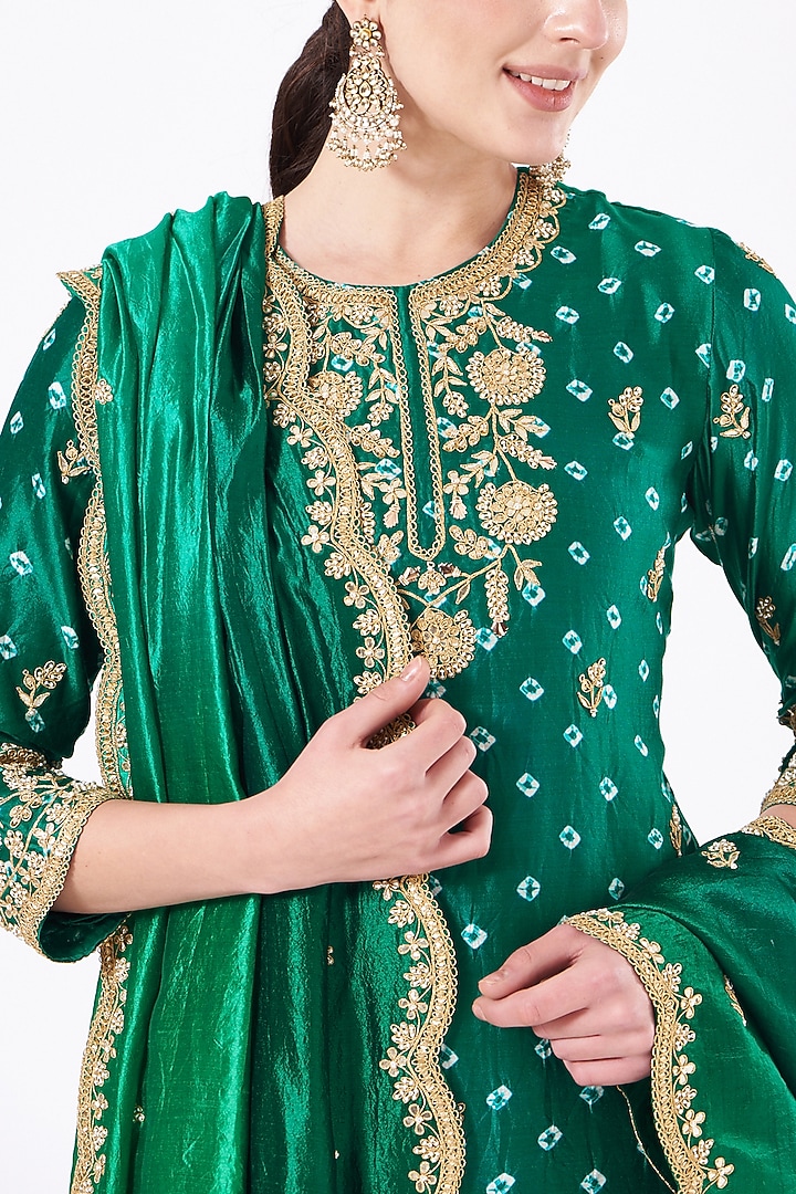 Bottle Green Hand Embroidered Kurta Set by SURBHI SHAH at Pernia's Pop Up Shop