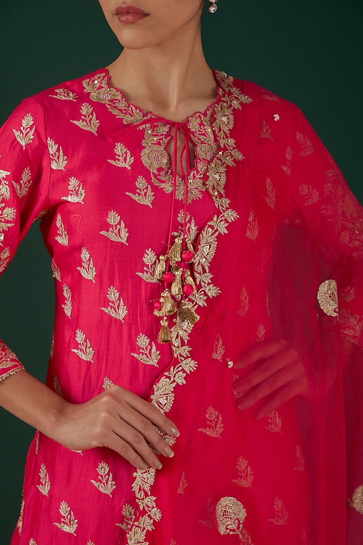 Pink Silk Embroidered Kurta Set by SURBHI SHAH at Pernia's Pop Up Shop