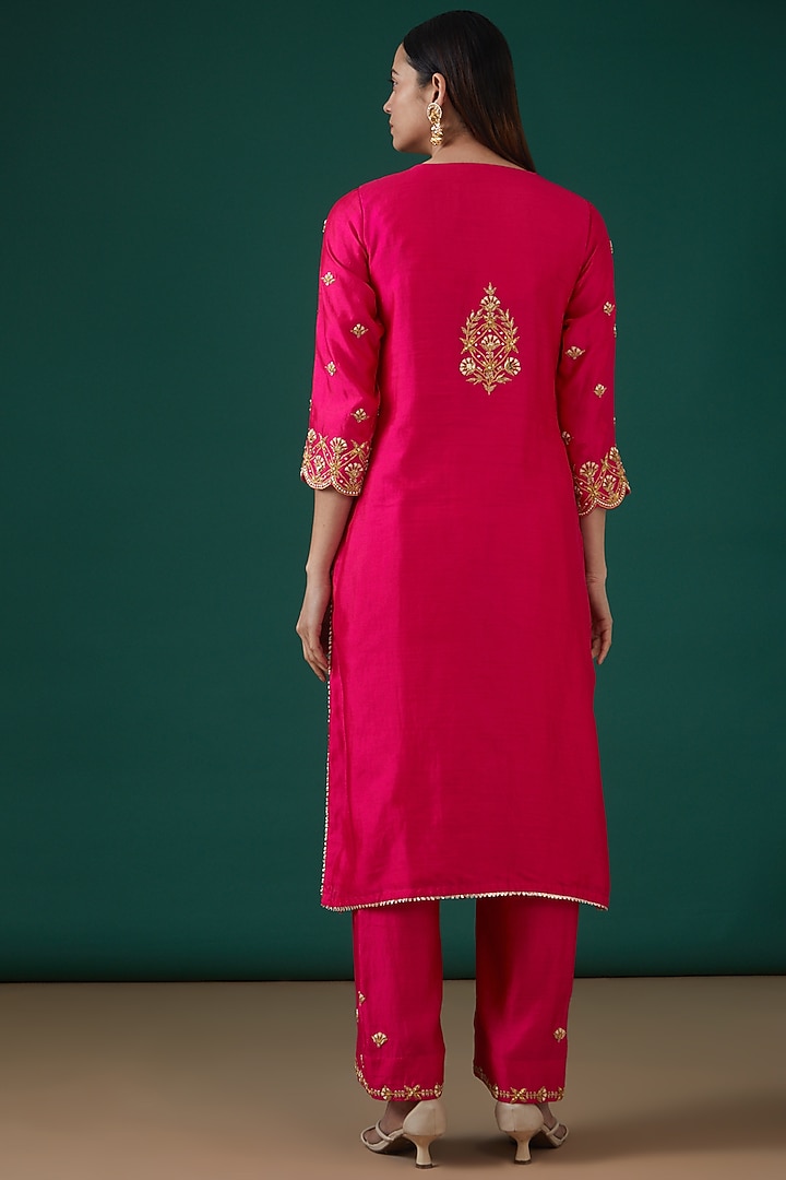 Strawberry Pink Silk Embroidered Kurta Set by SURBHI SHAH at Pernia's Pop Up Shop