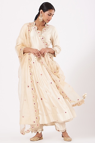Off-White Hand Embroidered Angrakha Kurta Set by SURBHI SHAH