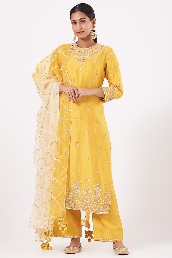 Yellow Hand Embroidered Kurta Set by SURBHI SHAH at Pernia's Pop Up Shop