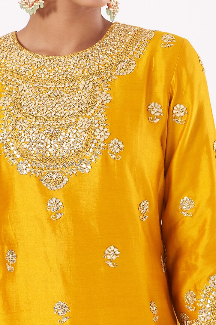 Yellow Pure Spun Silk Kurta Set by SURBHI SHAH at Pernia's Pop Up Shop