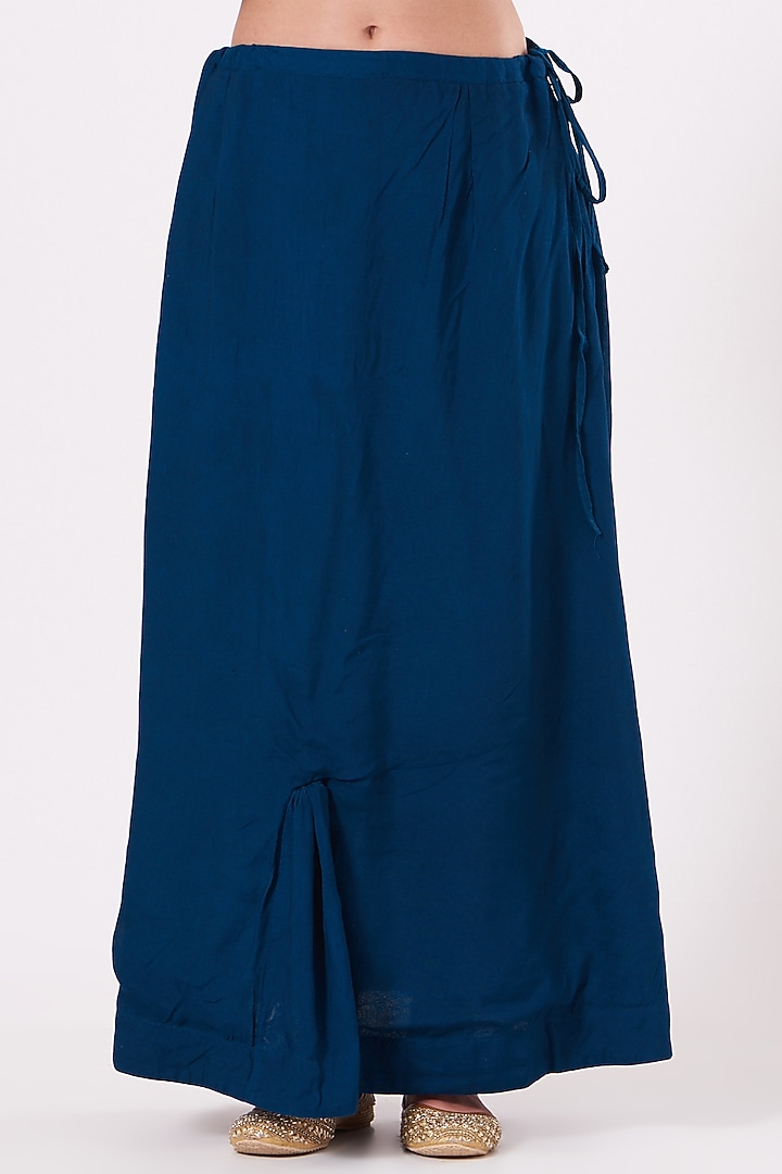 Blue Pure Kora Silk Hand Embroidered Wedding Saree Set by SURBHI SHAH at Pernia's Pop Up Shop