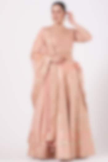 Peach Hand Embroidered Bridal Lehenga Set by SURBHI SHAH at Pernia's Pop Up Shop