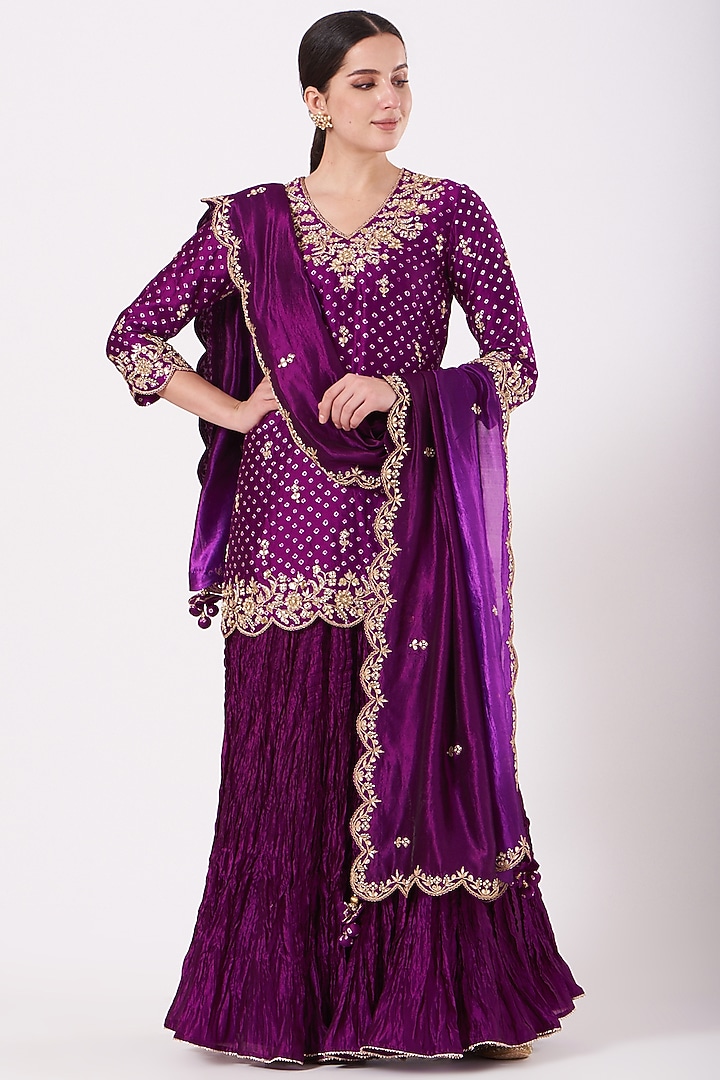 Purple Embroidered Kurta Set by SURBHI SHAH at Pernia's Pop Up Shop