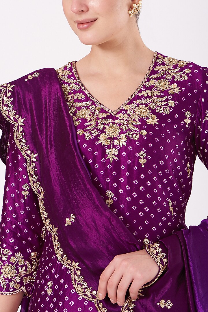 Purple Embroidered Kurta Set by SURBHI SHAH at Pernia's Pop Up Shop