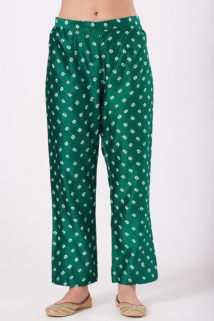 Bottle Green Hand Embroidered Kurta Set by SURBHI SHAH at Pernia's Pop Up Shop