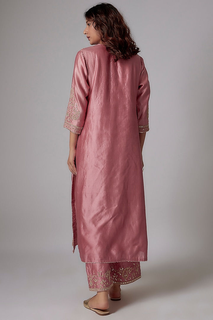 Rose Gold Pure Spun Silk Embroidered Kurta Set by SURBHI SHAH at Pernia's Pop Up Shop