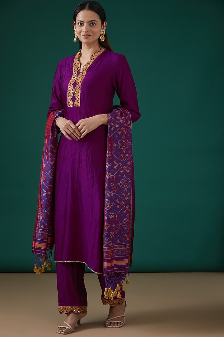 Purple Silk Hand Embroidered Kurta Set by SURBHI SHAH at Pernia's Pop Up Shop