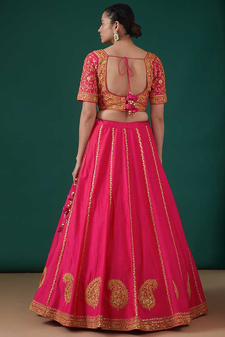 Red Lucknowi Embroidered Wedding Lehenga Set by SURBHI SHAH at Pernia's Pop Up Shop