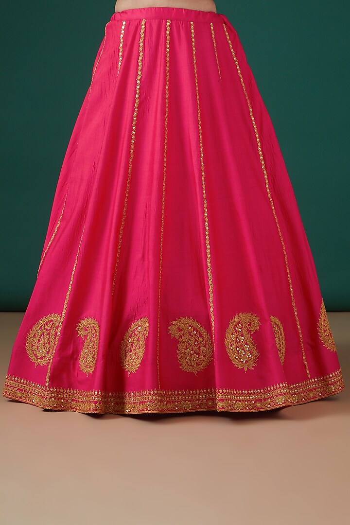 Red Lucknowi Embroidered Wedding Lehenga Set by SURBHI SHAH at Pernia's Pop Up Shop