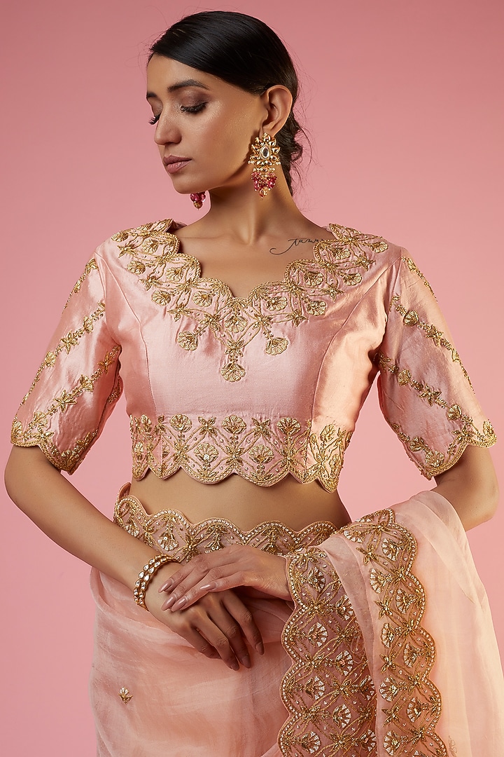 Peach Organza Embroidered Reception Saree Set by SURBHI SHAH at Pernia's Pop Up Shop