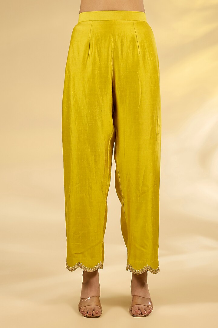 Lemon Yellow Spun Silk Pearl Work Kurta Set by SURBHI SHAH at Pernia's Pop Up Shop