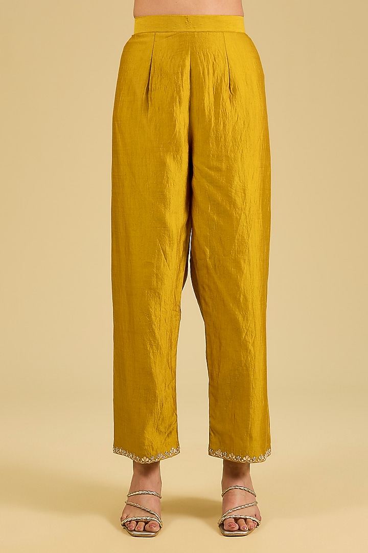 Yellow Spun Silk Kurta Set by Surbhi Shah at Pernia's Pop Up Shop