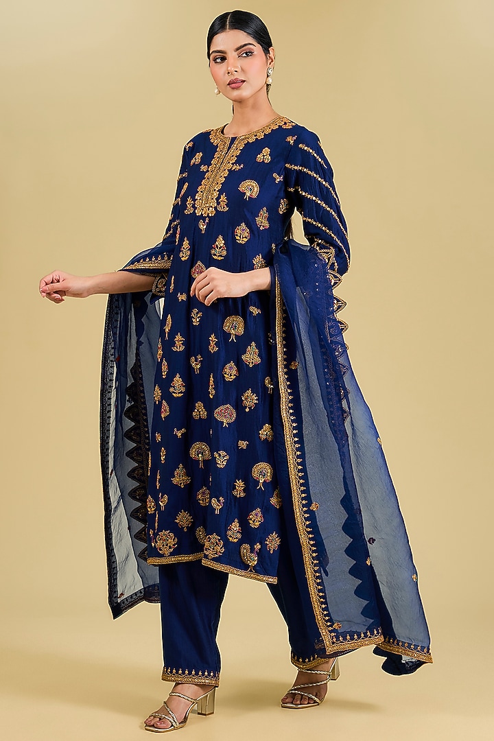 Blue Pure Spun Silk Resham Work Kurta Set by Surbhi Shah at Pernia's Pop Up Shop