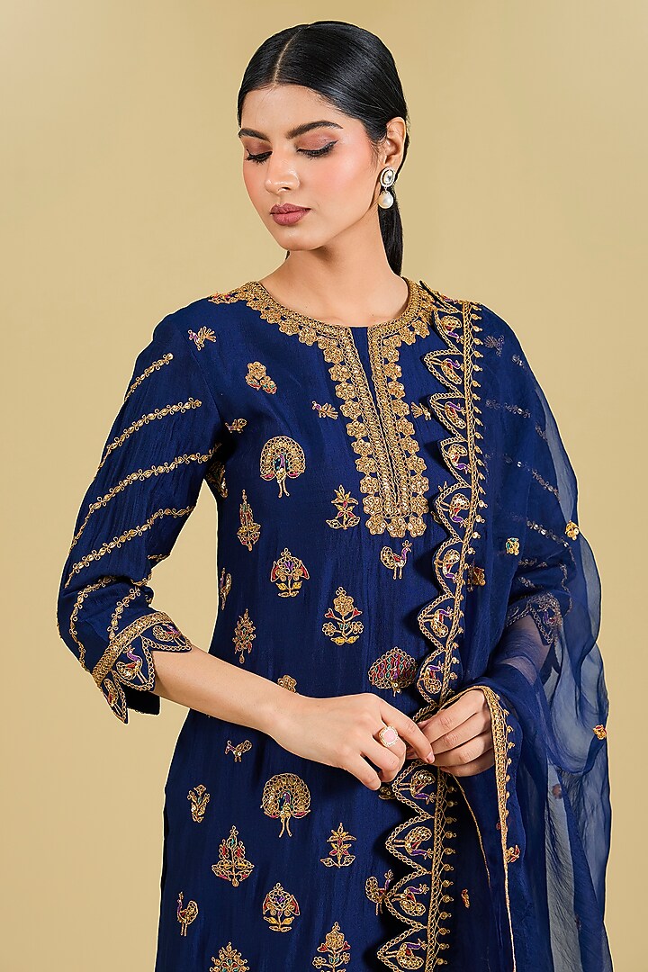 Blue Pure Spun Silk Resham Work Kurta Set by Surbhi Shah at Pernia's Pop Up Shop