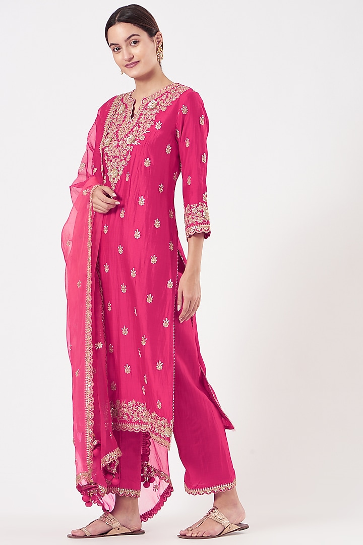Red Hand Embroidered Kurta Set by SURBHI SHAH at Pernia's Pop Up Shop