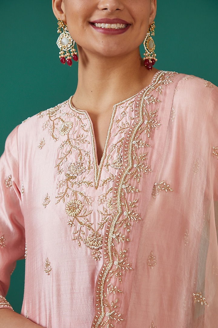 Rose Gold Spun Silk Embroidered Kurta Set by Surbhi Shah at Pernia's Pop Up Shop