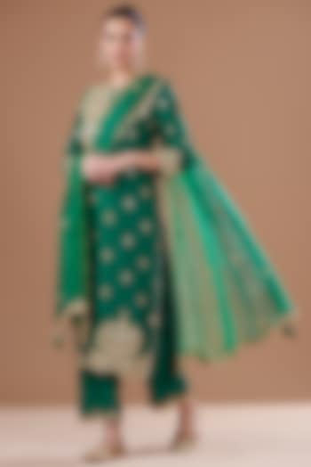 Emerald Green Pure Spun Silk Hand Embroidered Kurta Set by SURBHI SHAH at Pernia's Pop Up Shop