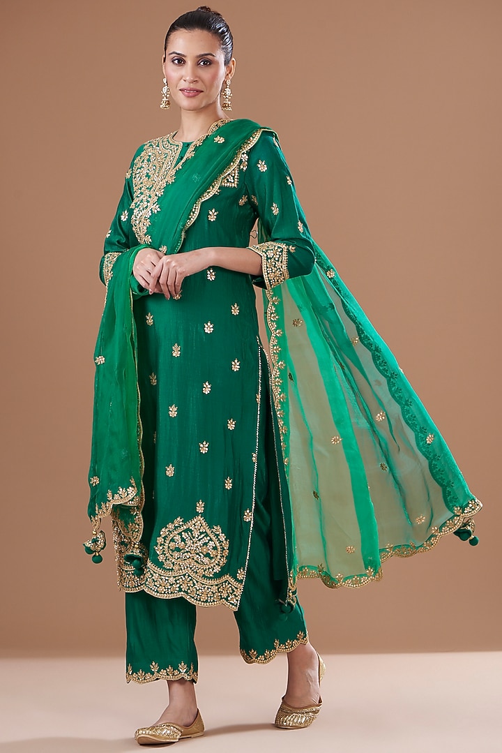 Emerald Green Pure Spun Silk Hand Embroidered Kurta Set by SURBHI SHAH at Pernia's Pop Up Shop