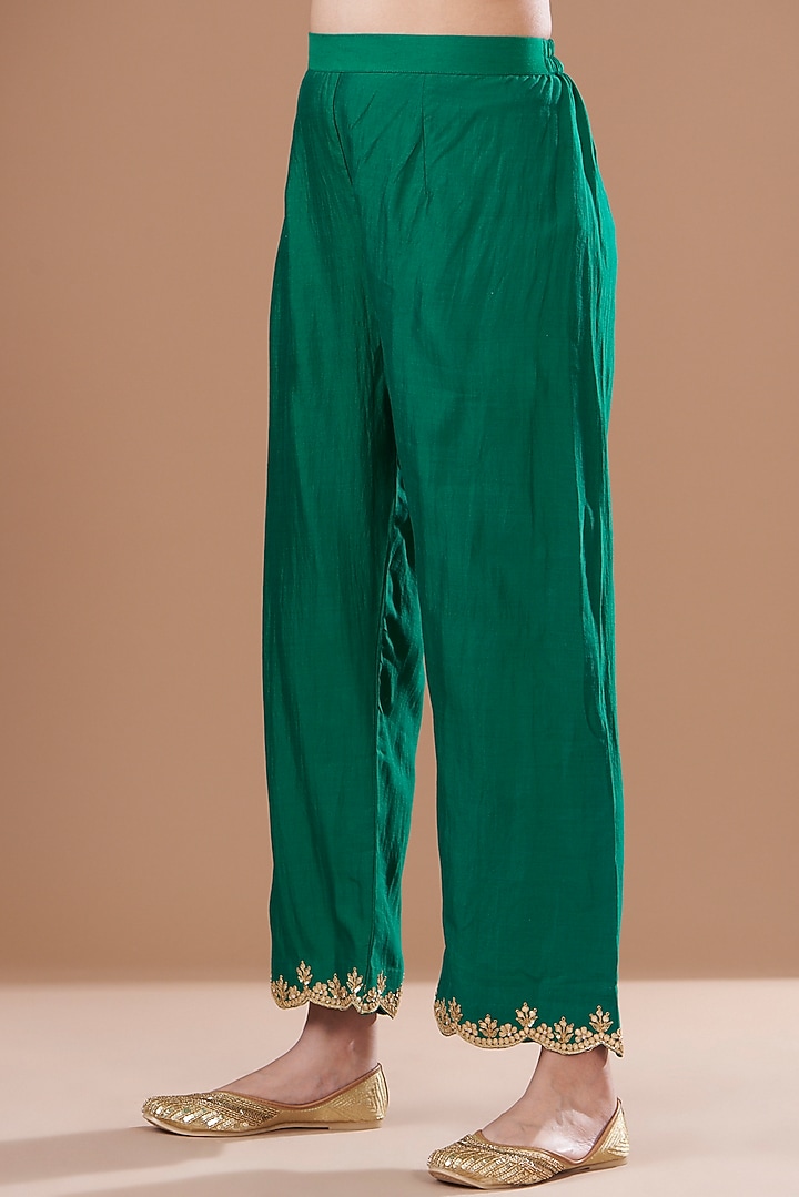 Emerald Green Pure Spun Silk Hand Embroidered Kurta Set by SURBHI SHAH at Pernia's Pop Up Shop