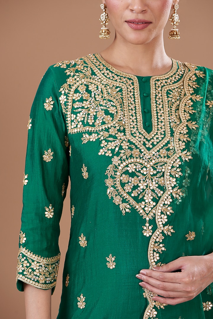 Emerald Green Pure Spun Silk Hand Embroidered Kurta Set by SURBHI SHAH at Pernia's Pop Up Shop