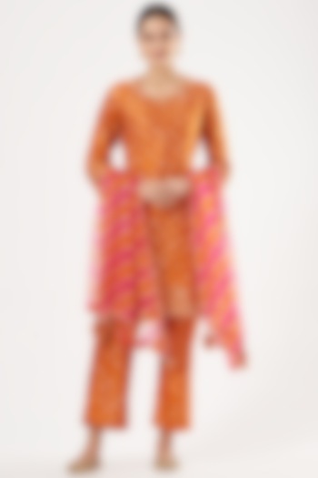 Orange Hand Embroidered Kurta Set by SURBHI SHAH at Pernia's Pop Up Shop
