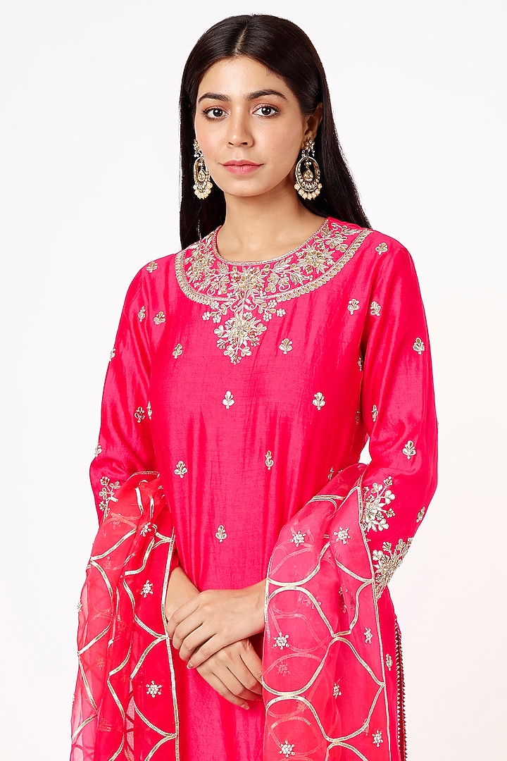 Hot Pink Embroidered Kurta Set by SURBHI SHAH at Pernia's Pop Up Shop