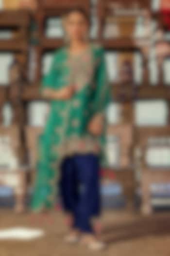 Emerald Green Spun Silk Marori Work Kurta Set by Surbhi Shah at Pernia's Pop Up Shop