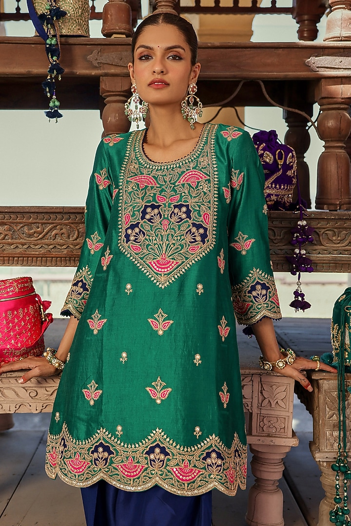 Emerald Green Spun Silk Marori Work Kurta Set by Surbhi Shah at Pernia's Pop Up Shop