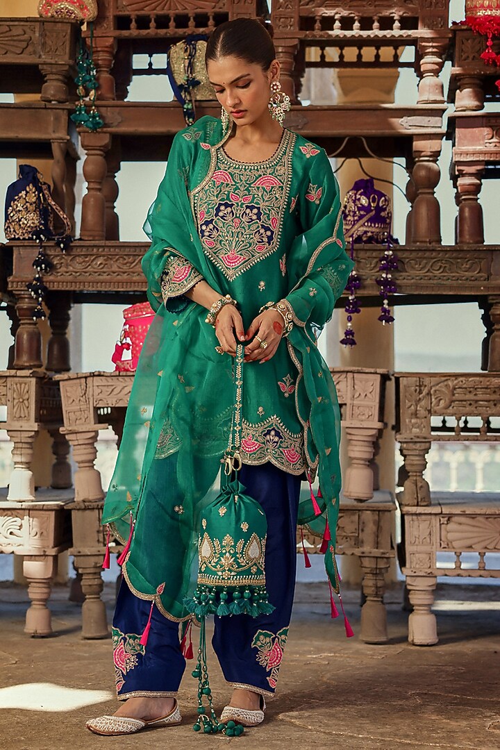 Emerald Green Spun Silk Marori Work Kurta Set by Surbhi Shah at Pernia's Pop Up Shop