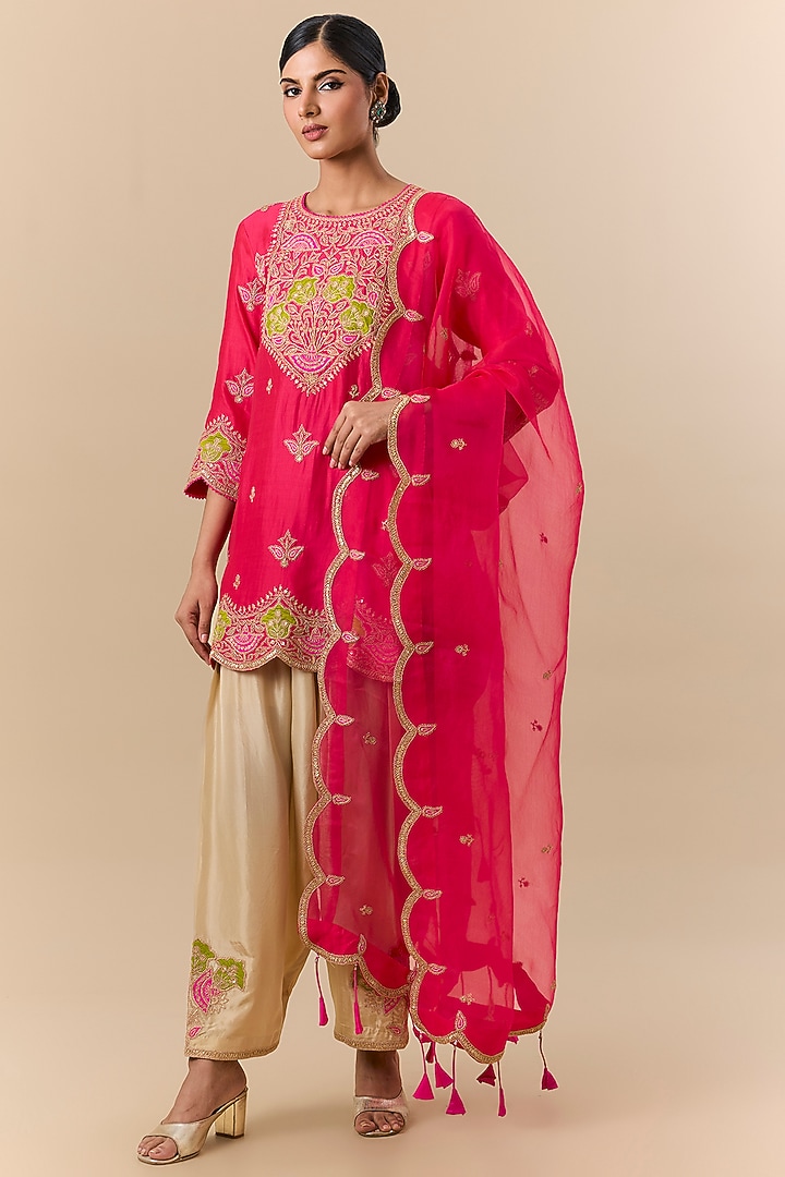 Strawberry Red Spun Silk Marori Embroidered Kurta Set by SURBHI SHAH at Pernia's Pop Up Shop