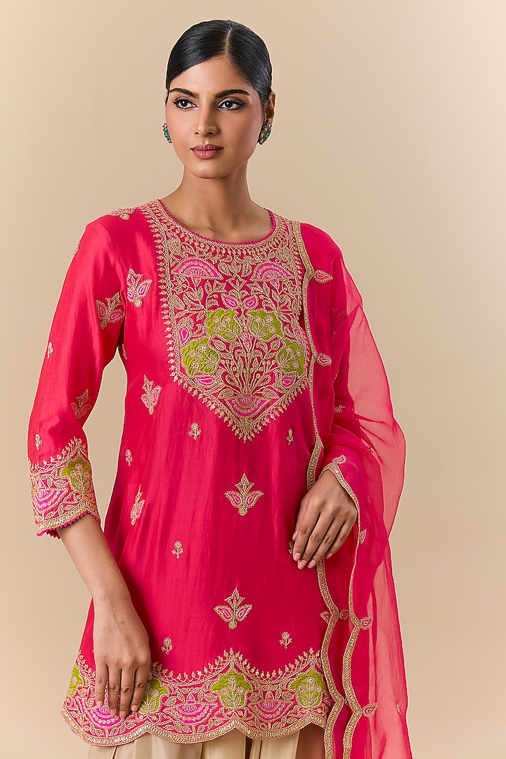 Strawberry Red Spun Silk Marori Embroidered Kurta Set by SURBHI SHAH at Pernia's Pop Up Shop