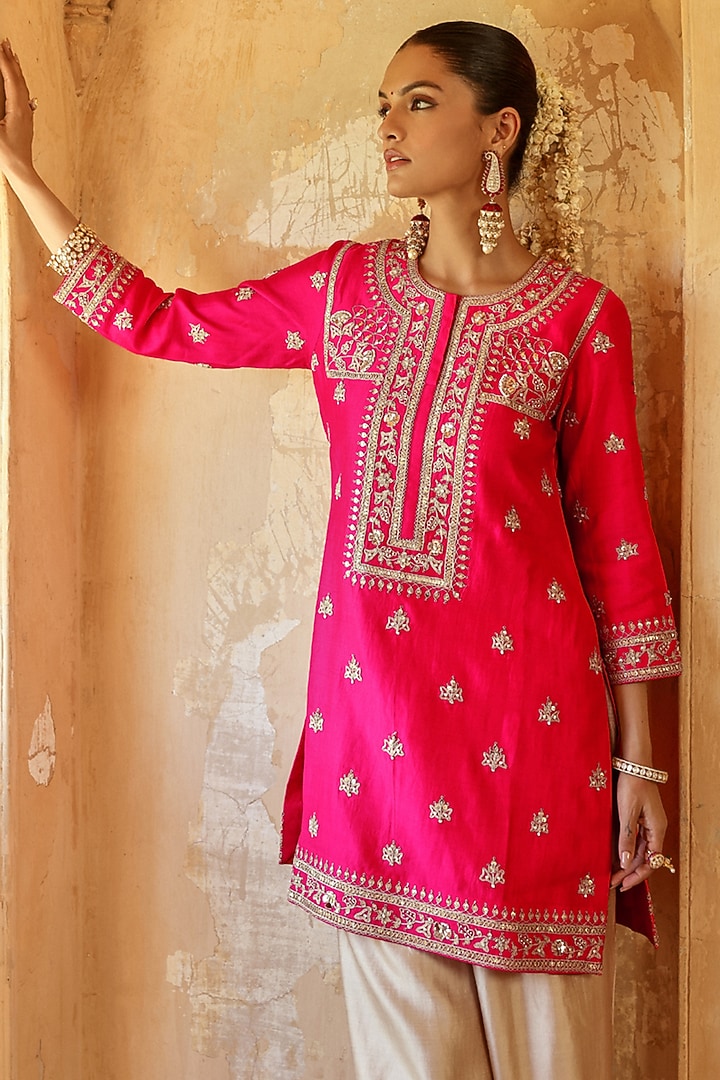 Strawberry Red Spun Silk Marori Work Kurta Set by Surbhi Shah at Pernia's Pop Up Shop