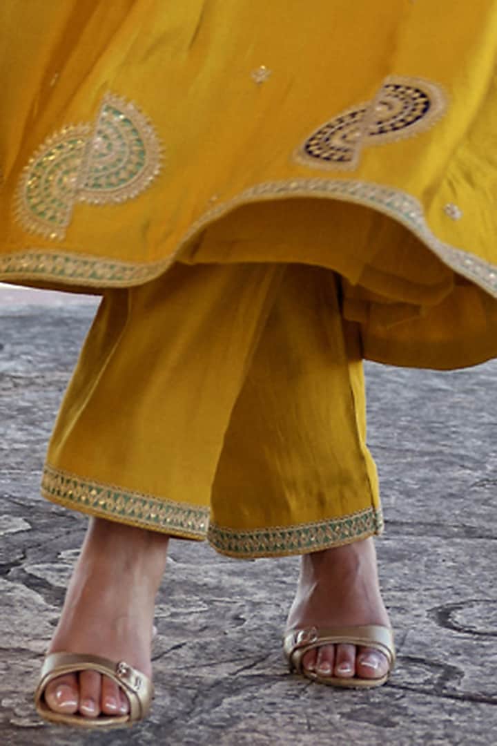 Mustard Spun Silk Wedding Anarkali Set by Surbhi Shah at Pernia's Pop Up Shop