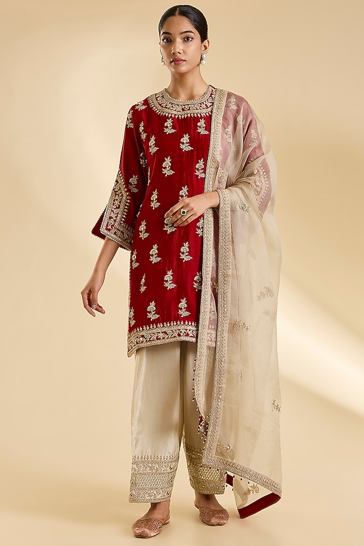 Maroon Spun Silk Gota & Marori Work Kurta Set by SURBHI SHAH at Pernia's Pop Up Shop