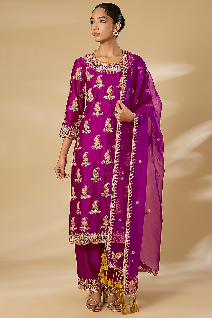 Magenta Spun Silk Sequins Work Kurta Set by SURBHI SHAH at Pernia's Pop Up Shop