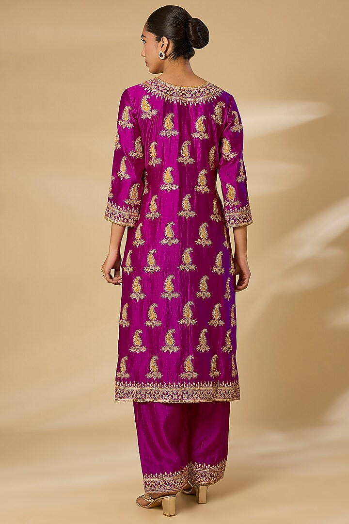 Magenta Spun Silk Sequins Work Kurta Set by SURBHI SHAH at Pernia's Pop Up Shop