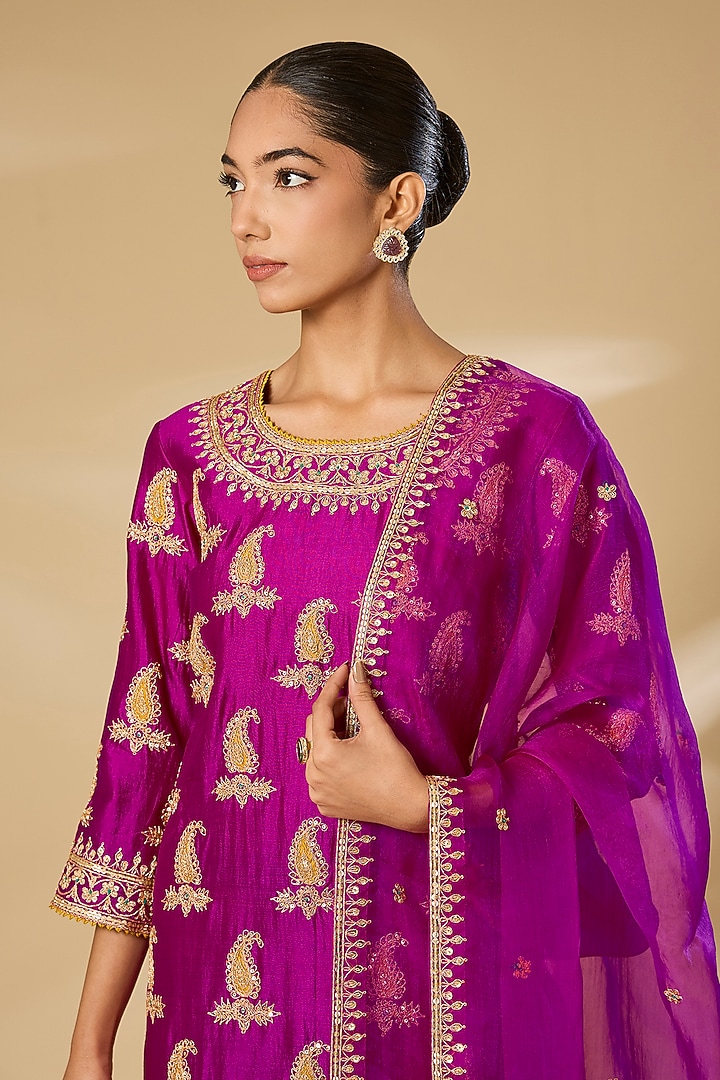Magenta Spun Silk Sequins Work Kurta Set by SURBHI SHAH at Pernia's Pop Up Shop