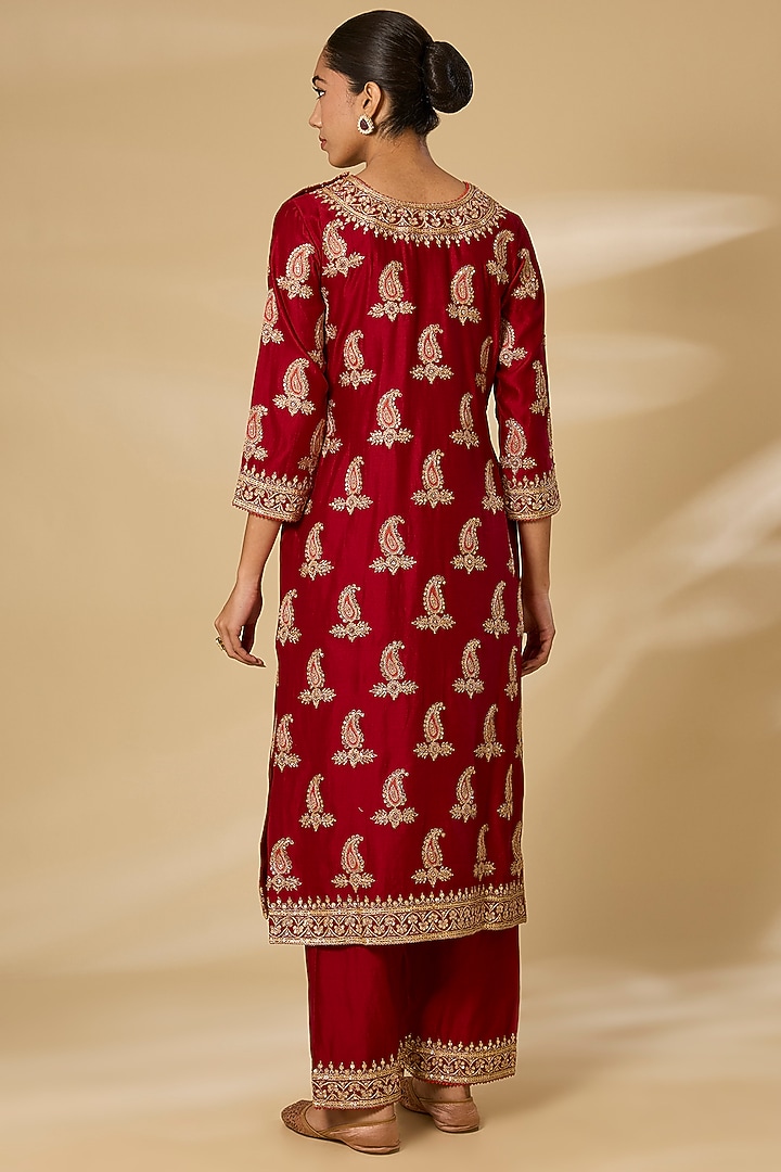 Maroon Spun Silk Sequins Work Kurta Set by SURBHI SHAH at Pernia's Pop Up Shop