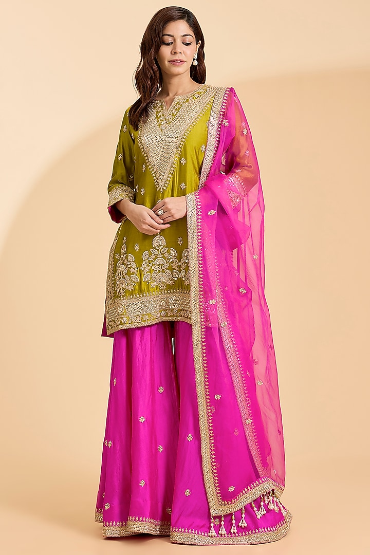 Dark Parrot Green Spun Silk Gota Cheed Work Kurta Set by Surbhi Shah at Pernia's Pop Up Shop