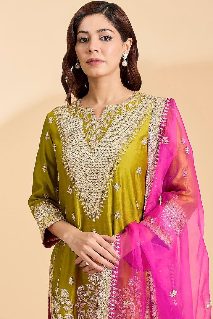 Dark Parrot Green Spun Silk Gota Cheed Work Kurta Set by Surbhi Shah at Pernia's Pop Up Shop