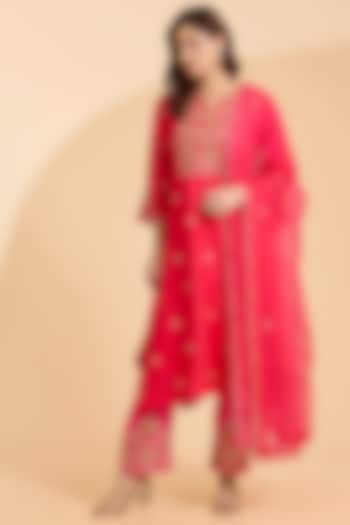Strawberry Red Spun Silk Zardosi Work Kurta Set by Surbhi Shah at Pernia's Pop Up Shop