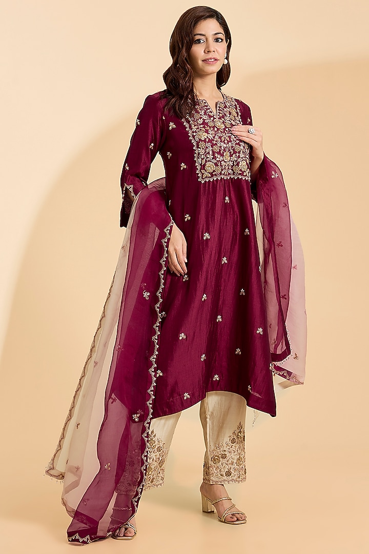 Maroon Spun Silk Zardosi Work Kurta Set by Surbhi Shah at Pernia's Pop Up Shop